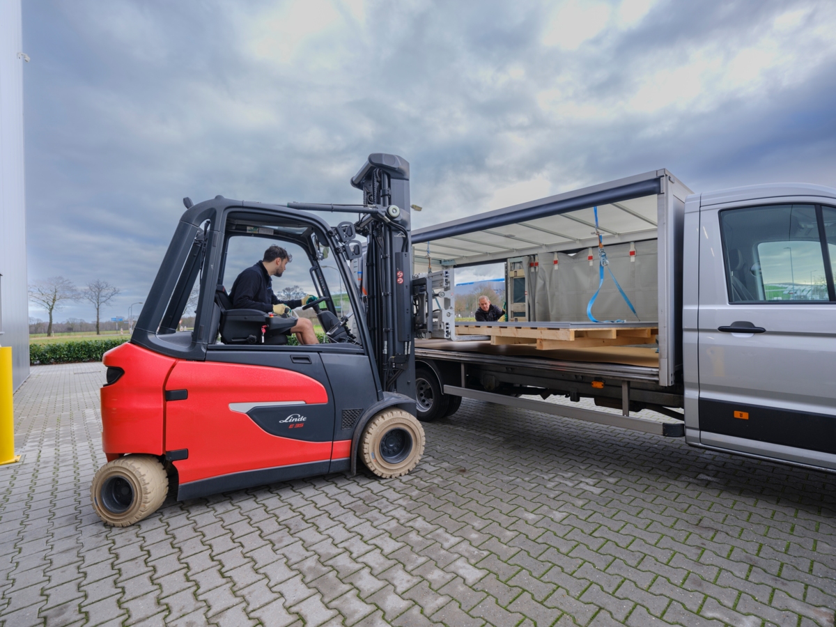 bakwagen_laden.jpg