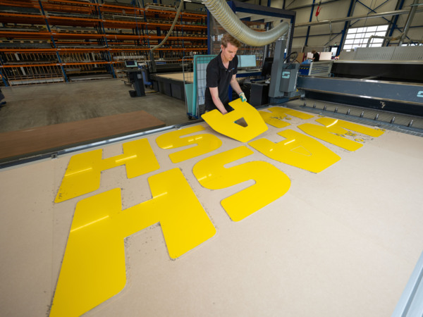 Contour frezen letters & logo's 